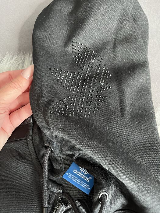 Анцунг adidas