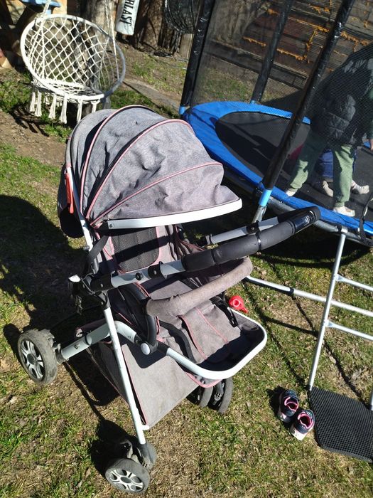 Продам прогулочную коляску