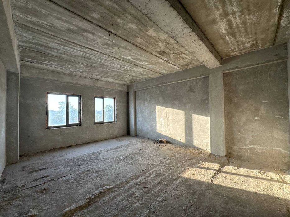 "Labzak shayxontaxur 4xonali 150m2. korobka Sotiladi 3/10"