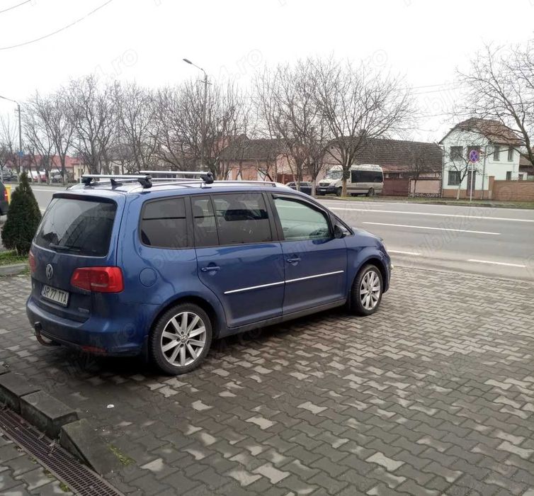 VOLKSWAGEN Touran 2012 — imagine 3