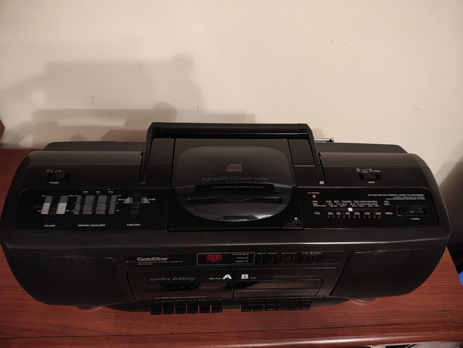 Radiocasetofon  cu  CD Godstar