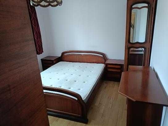 Apartament cu 3 camere ,de vanzare, in Petrosani,stada Independentei