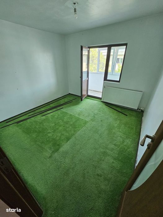 Vand ap cu 3 camere zona Orizont