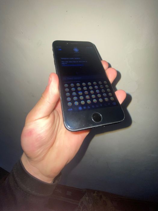 Model:Iphone 7 black bor 100% uceliniy  32 Narxi 599 kelwamz