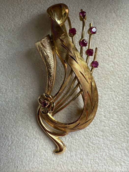 Bijou brosa exceptionala unicata 24 k 10 g cu rubin