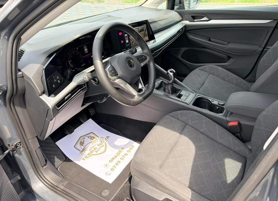 VW Golf 8  2020