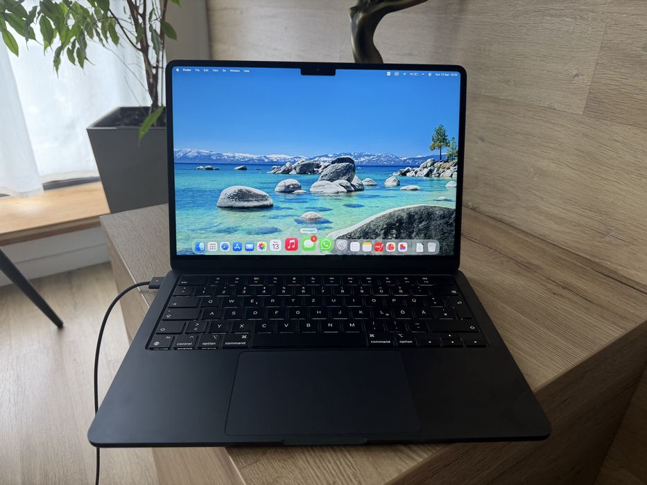 Apple MacBook Air 13″ M2 de vânzare | OLX.ro