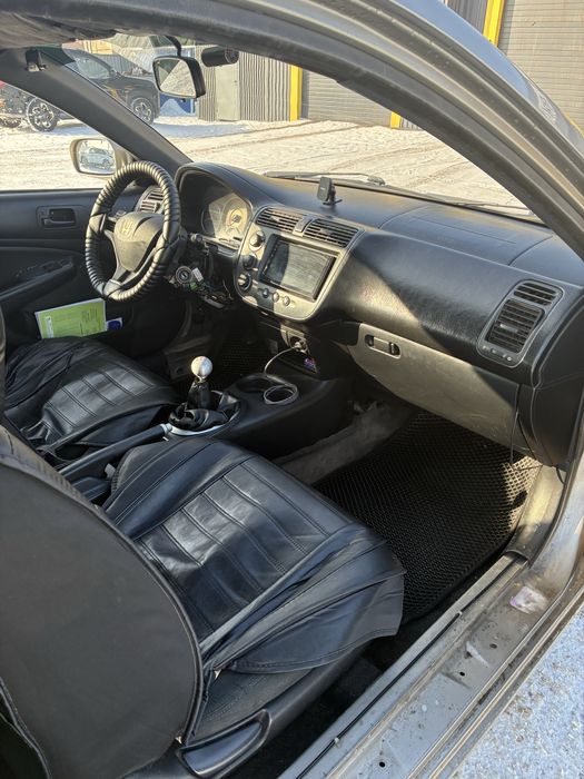Продаю Honda Civic 2003 купе