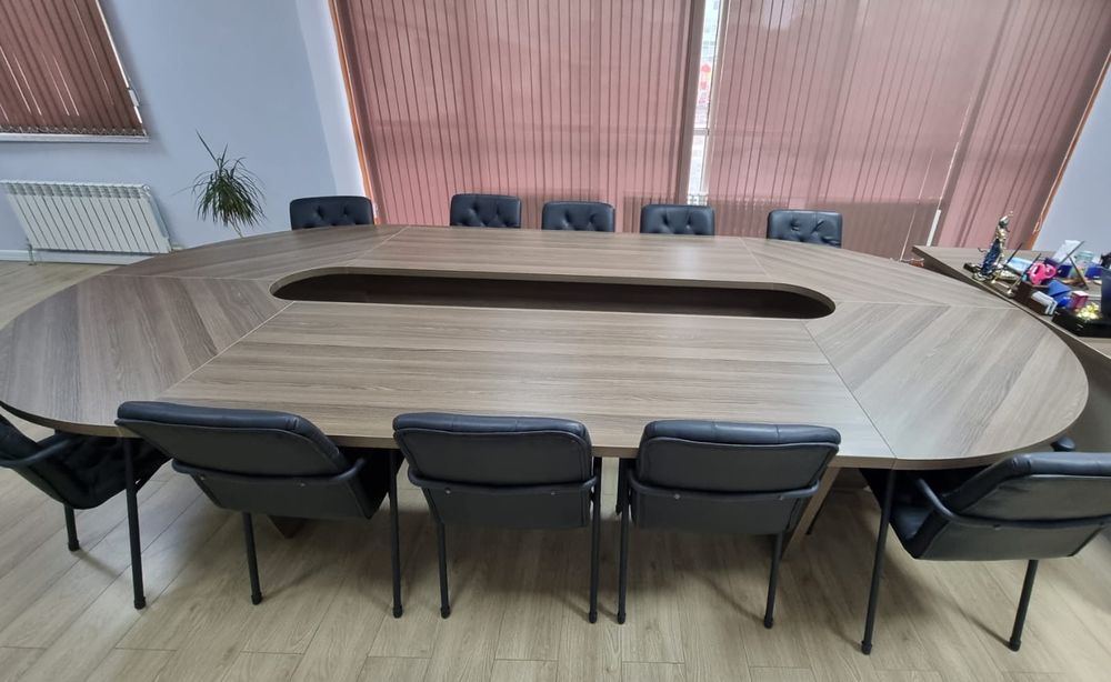 Продам большой конференц - столц стол
