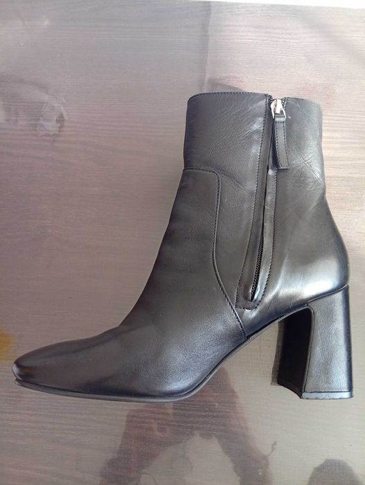 Дамски кожени ботуши