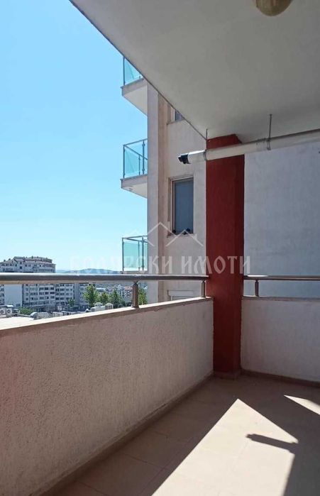 Тристаен Южен апартамент в Слънчев Дом