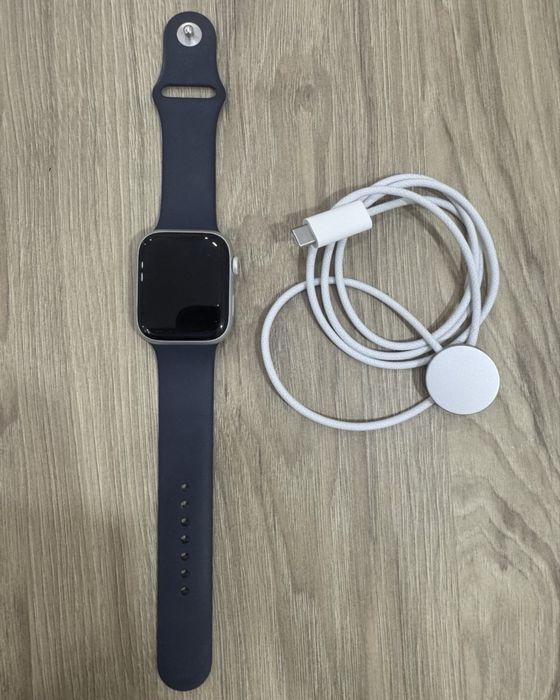 Продам часы Apple Watch Series 9 Silver 45mm.