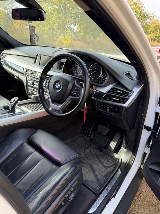 Vand sau dezmembrez bmw x5 f15 3.0D motor defect