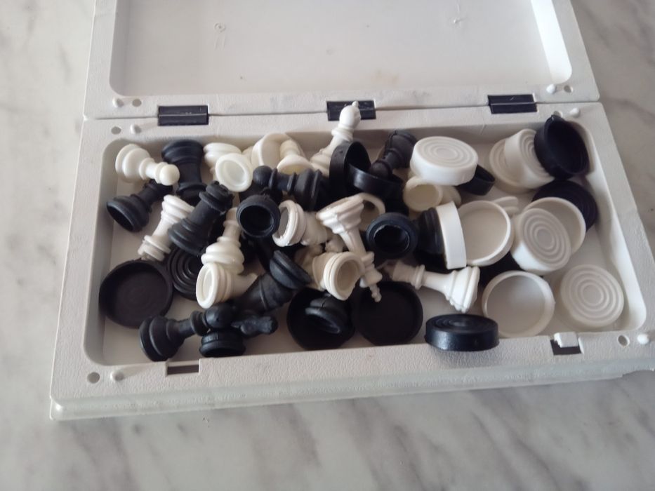 Shaxmat va shashka doskasi