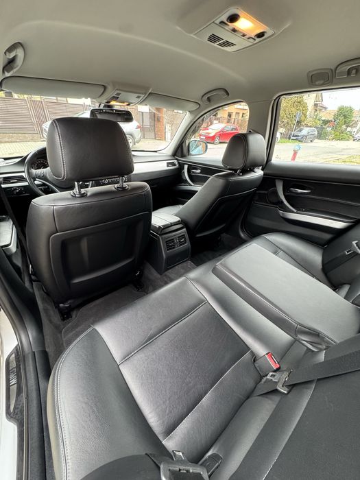 Vand BMW 320d / E91 / FACELIFT / 4X4 / 177cai / AUTOMAT / NAVI / IMPECABIL