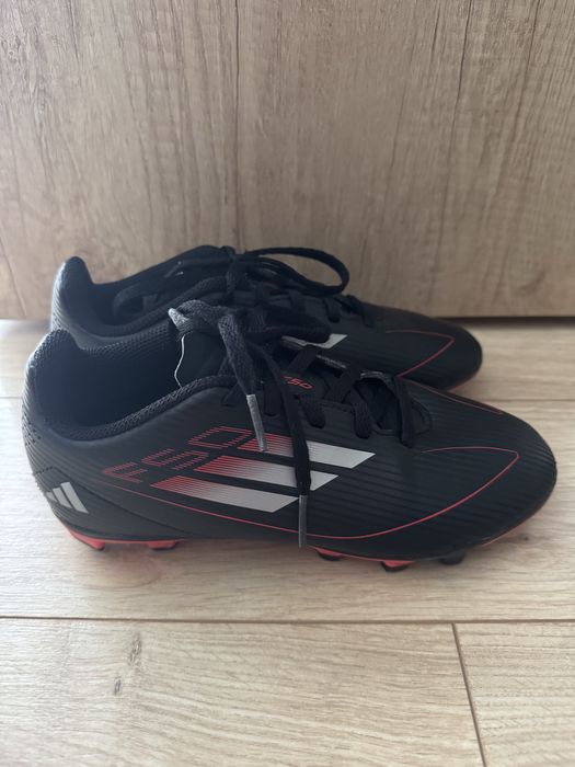 Футболни обувки adidas F50 LEAGUE и Decathlon, номер 34