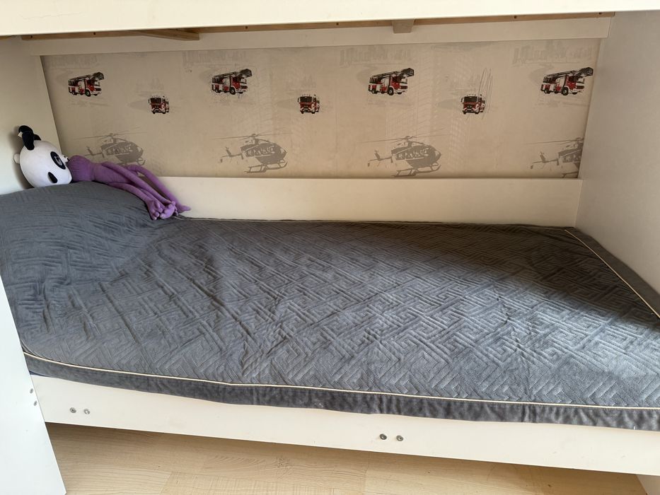 Продам двухъярусную кровать