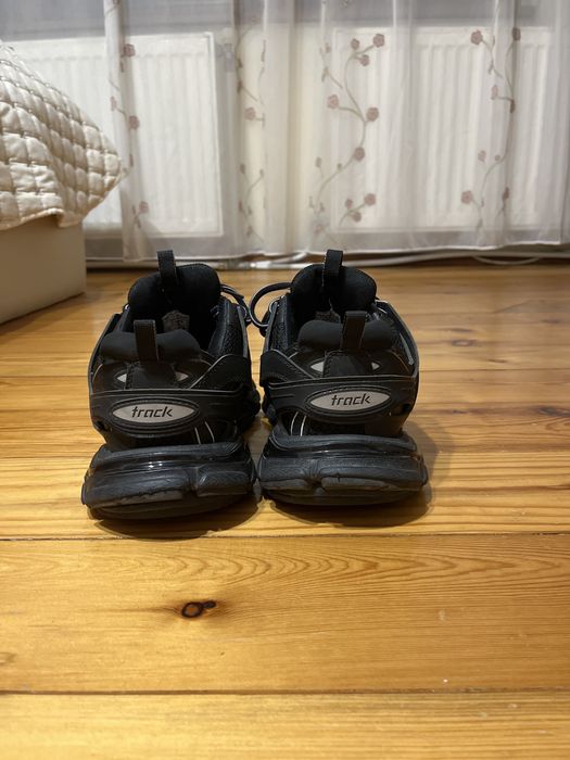 Balenciaga track black