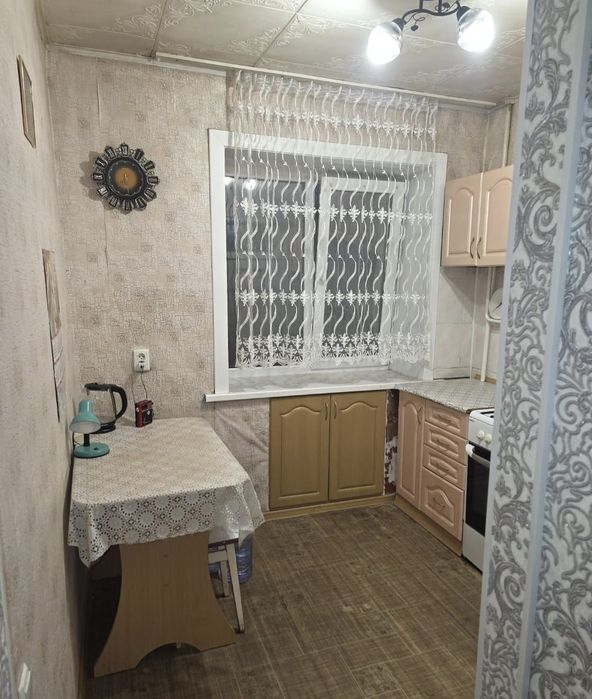 1 ком. 3 гор больница, все есть. 90+