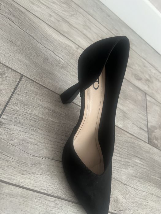 Стильные женские туфли