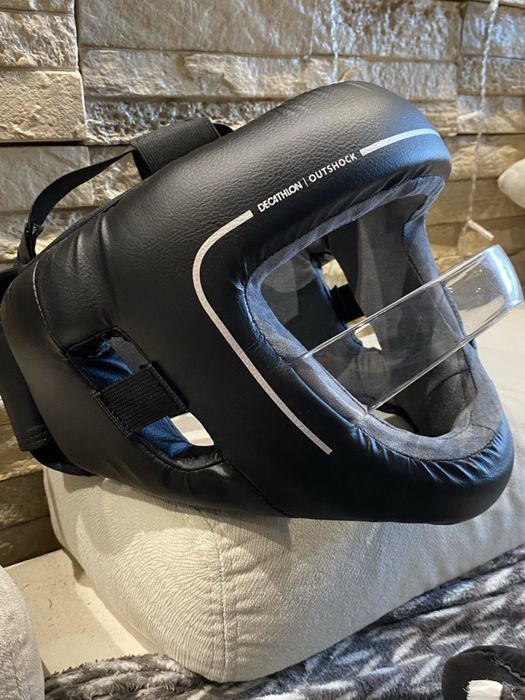 Vând echipament complet pentru box, kickboxing sau MMA.