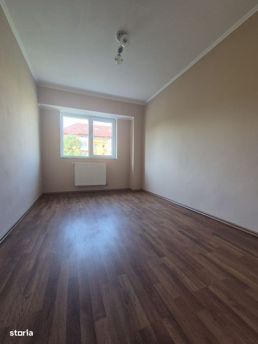 Apartament 3 camere, zona Dumbrava Nord