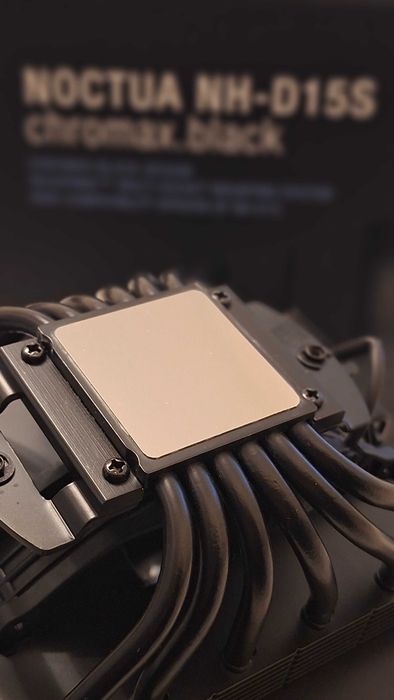 RTX 4070 TI Gigabyte, Corsair DDR 4 - 16GB, i7 12700k, Noctua NH-D15S Black, Carcasa Chiftec Stalion.