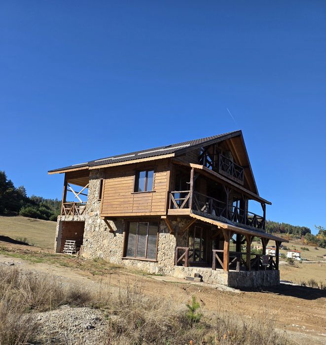 Продавам къща в УПИ на брега на язовир Батак