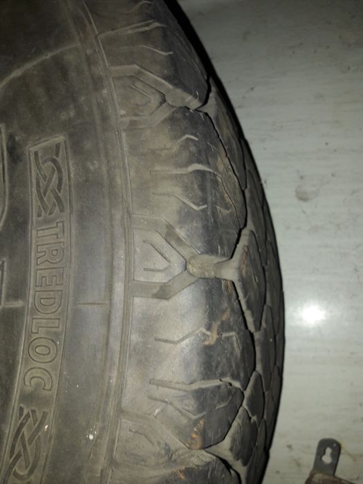 Одна шина 30х9.5х15LT