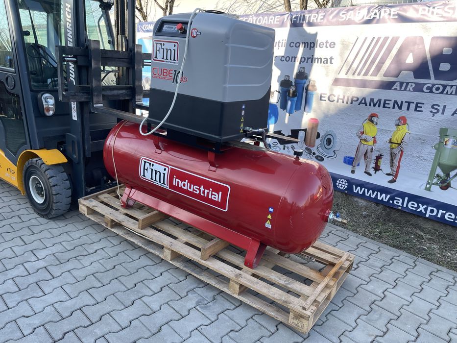 Compresor cu surub Fini 7,5kw cu rezervor 500l si uscator aer An 2021