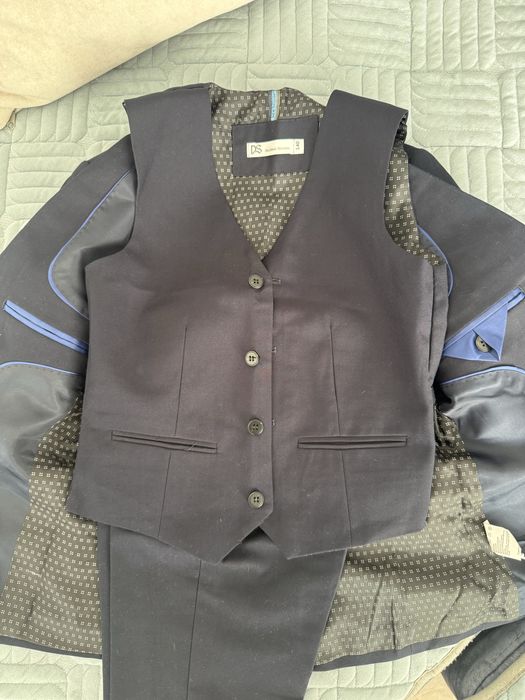 Продам брючный костюм