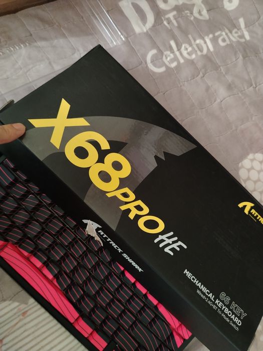 Mexanika klaviatura sotiladi narxi 700.000 ming 2 oy ishlatilgan