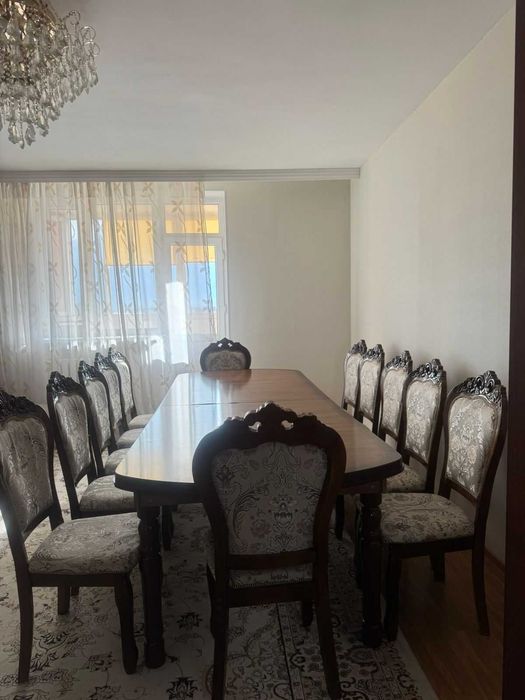 Продам стол и стулья