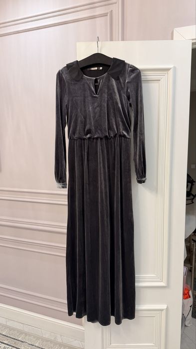 Бархатное вечернее платье в спокойной элегантности