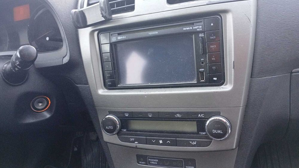 Dezmembrez Toyota Avensis 2.0 Diesel Euro 5 Din 2011 - 1AD-FTV