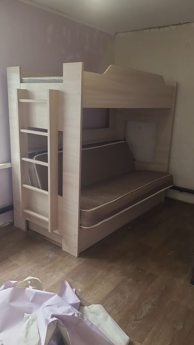 Продам двухярусную кровать