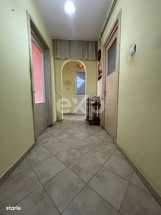 COMISION 0% Apartament 3 camere dec 2 bai etajul 3 central Gaesti