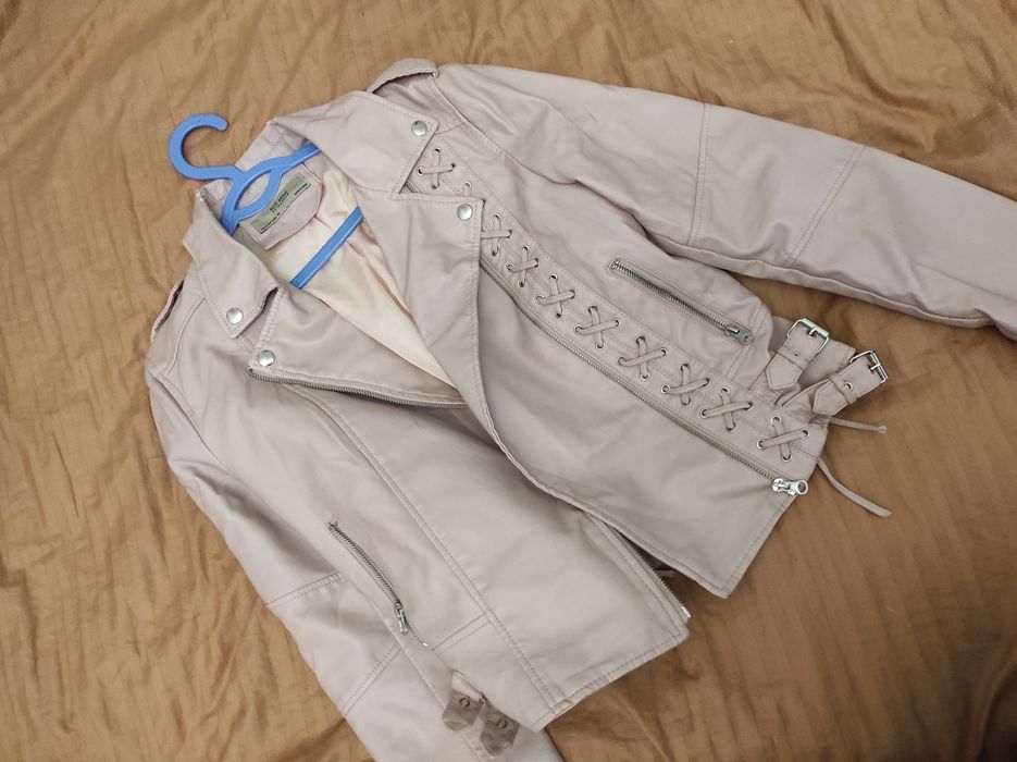 Кожаная куртка розовая