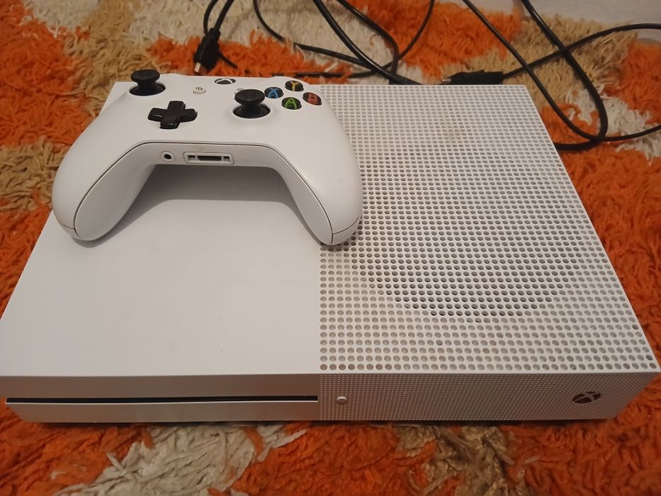 Vand xbox one s 1tb cititi anuntul