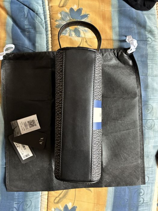 Чантичка  Armani Exchange тип несесер