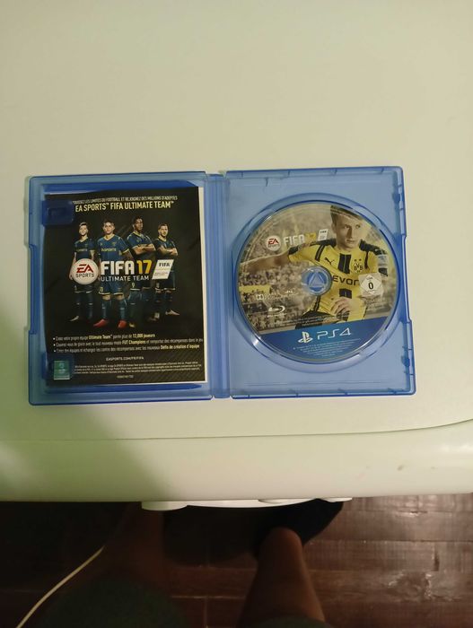 Продавам FIFA 17 за PS4