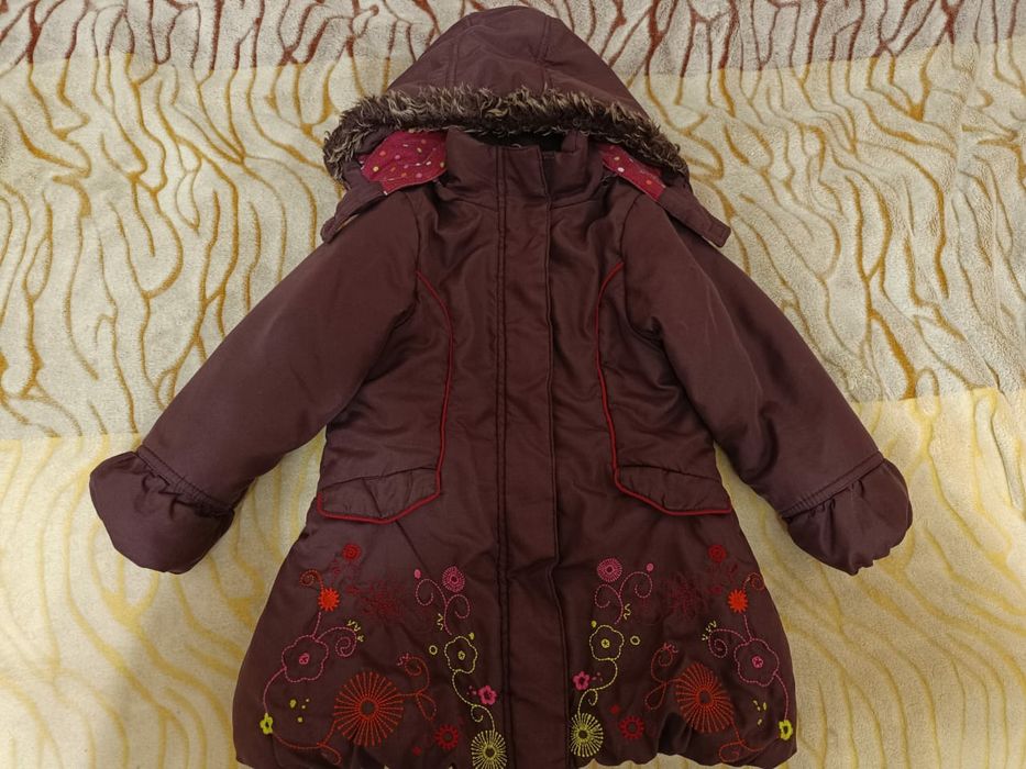 Куртка на весну/осень на девочку 4-5лет.