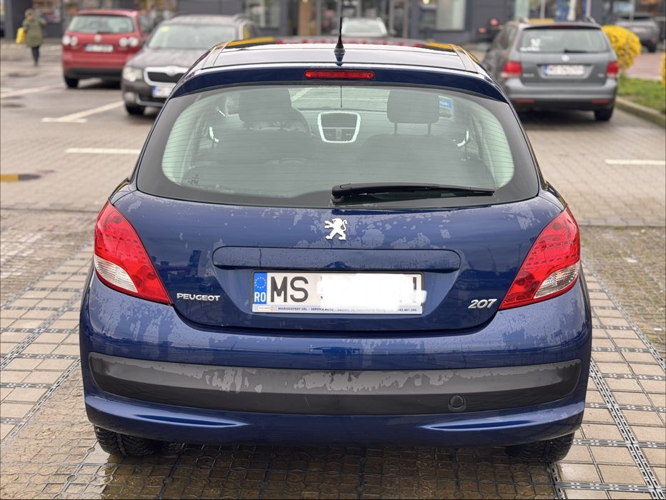 Peugeot 207 2010 • Panoramic • AC • Îngrijită