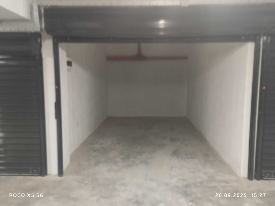 Дава се под наем Гараж / Паркомясто в Стара Загора, Център - 18 кв.м за 86.7 € - Снимка #3