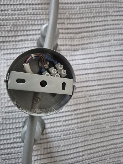 Plafonieră / Aplică modernă cu 4 spoturi orientabile, argintie