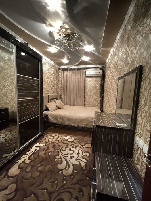 Сдаётся 3к квартира на Айбек метро