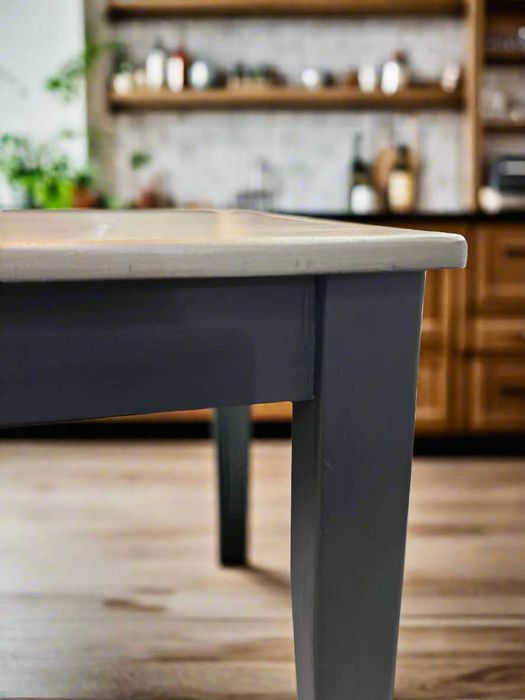 Реновирана трапезна маса