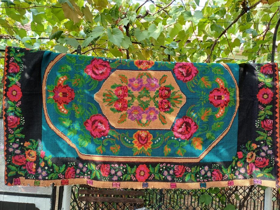 Covoare lucrate manual