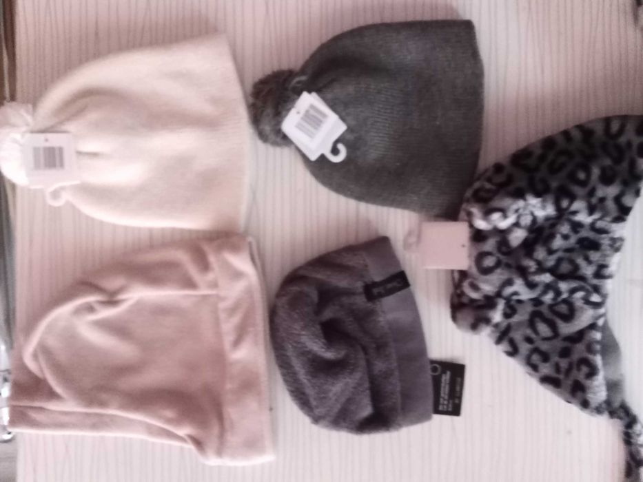 Детцки шапки и ръкавици