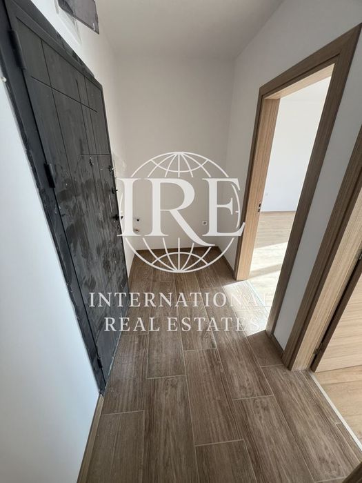 Продава се Двустаен апартамент в Варна, Младост 1 - 55 кв.м за 1206 €/кв.м - Снимка #2